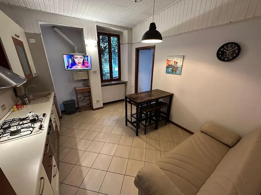 Lovely Central 2-Bedroom Apartment Μιλάνο