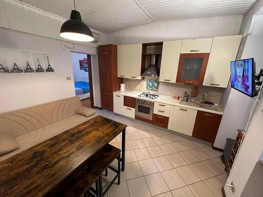 Lovely Central 2-Bedroom Apartment Milan